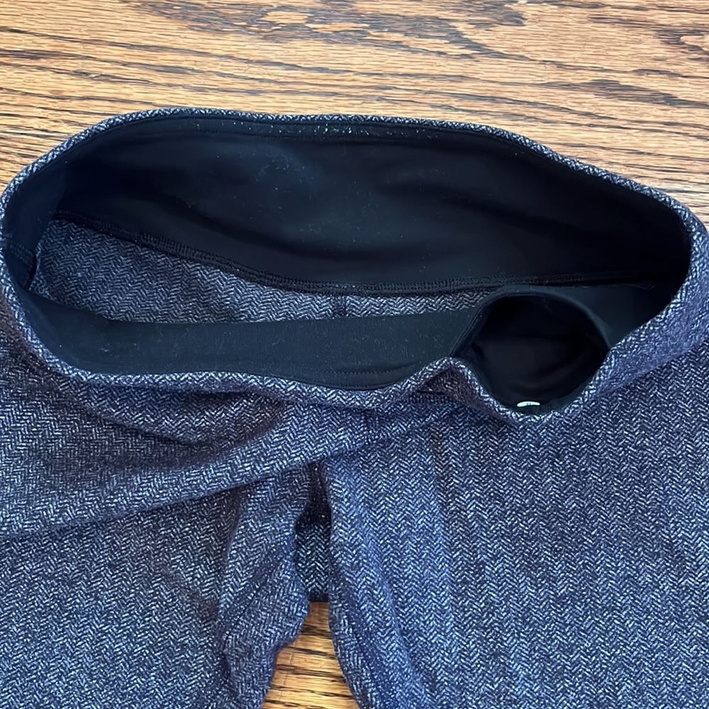 Lululemon herringbone patterned leggings - Picture 3 of 8